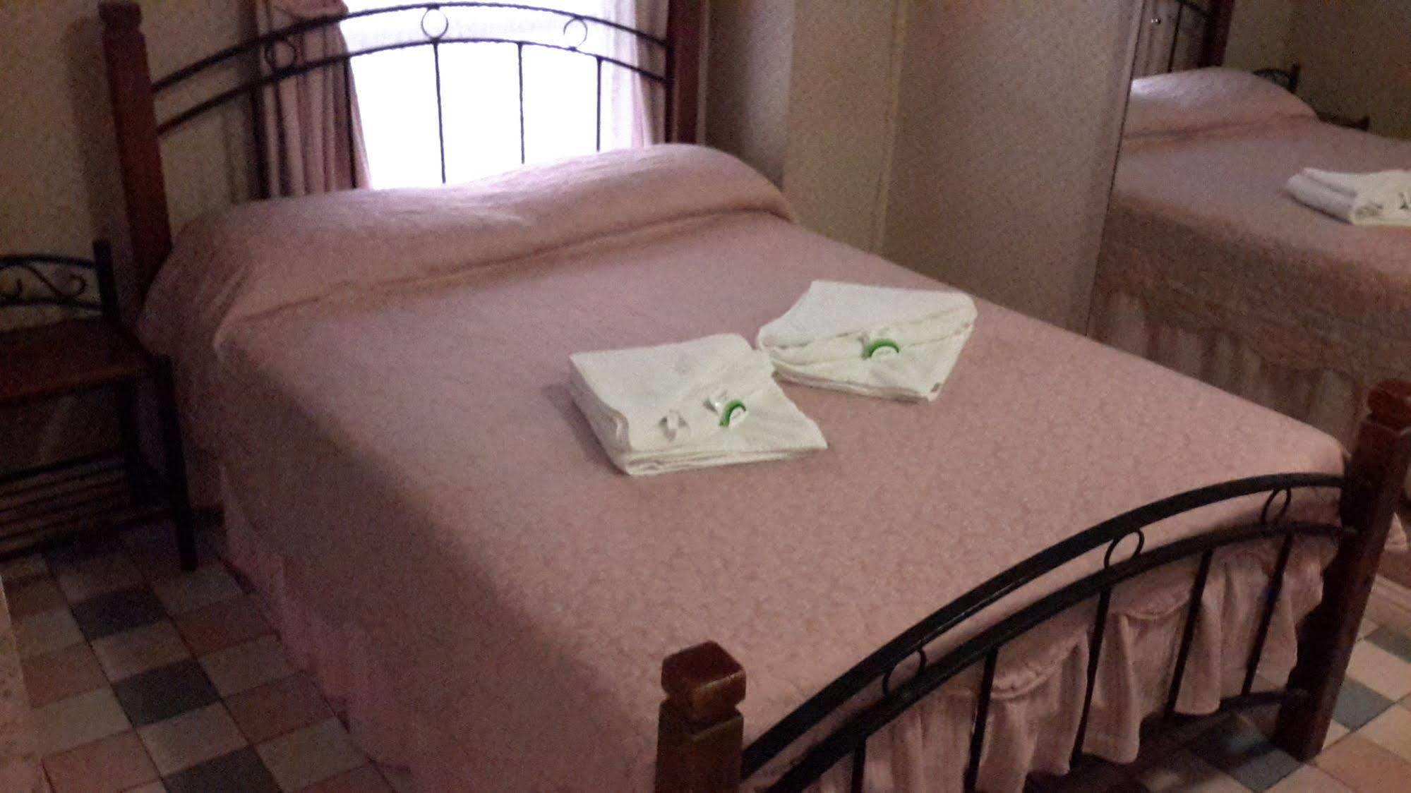 Annie'S Shandon Inn บริสเบน ภายนอก รูปภาพ